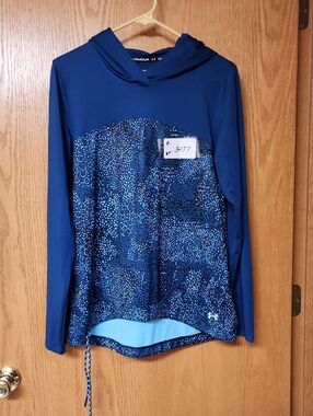 Under Armour Royal Blue Hooded Performance Pullover hoodie womens M number 3477